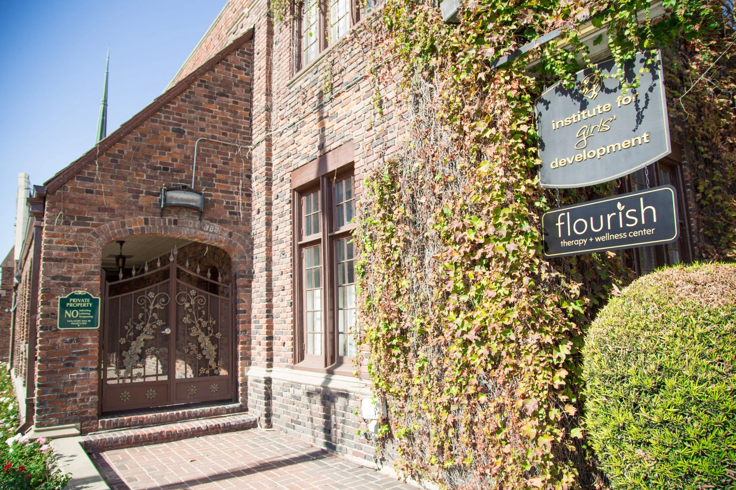 JOIN OUR TEAM! JOIN OUR TEAM!